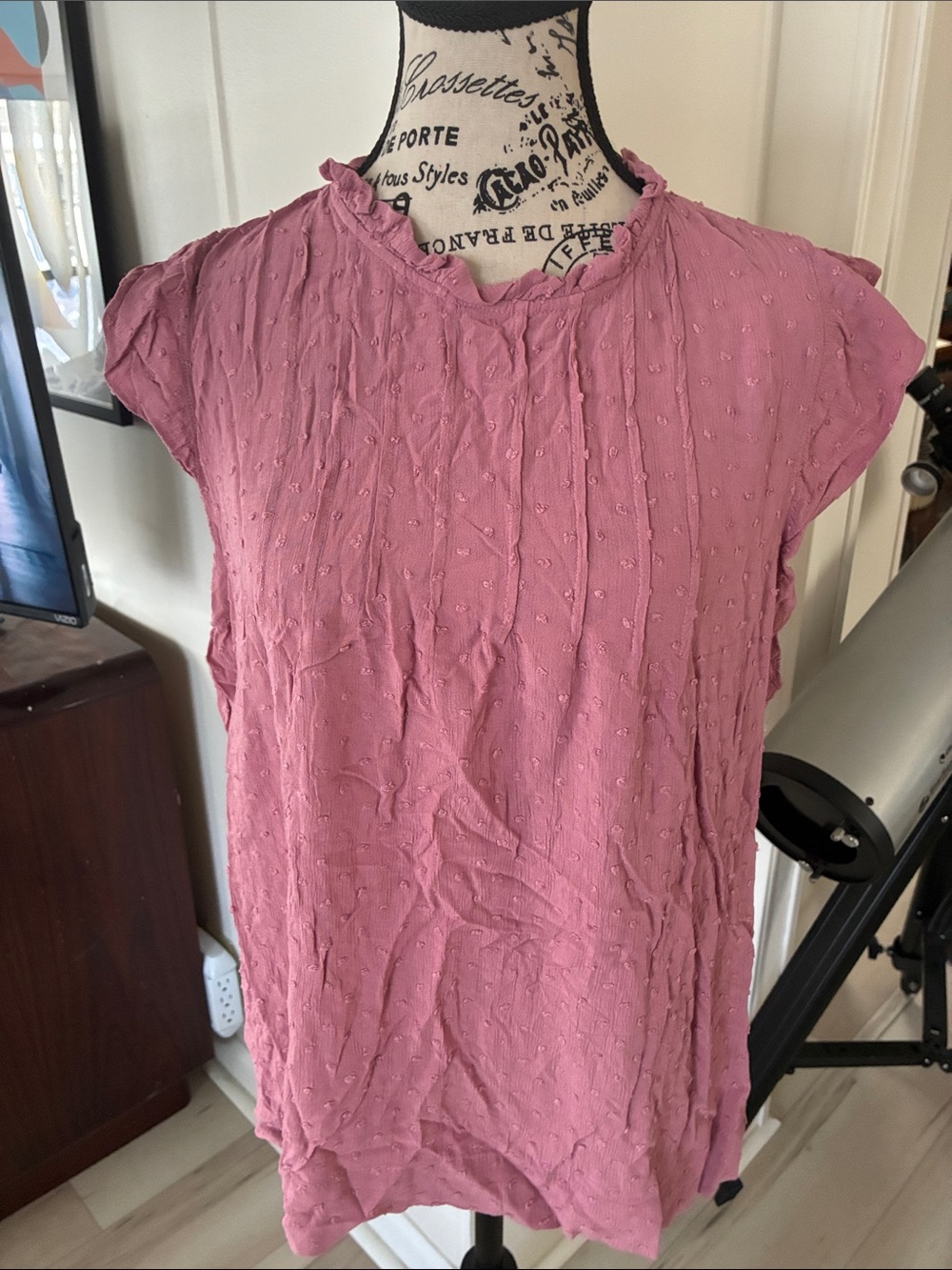 Loft XL Women's Pink Textured Cap-Sleeve Top good condition